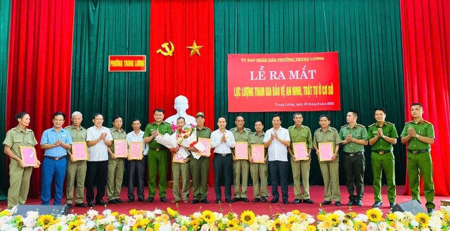 Lễ ra mắt lực lượng tham gia bảo vệ an ninh, trật tự trên địa bàn phường Trung Lương